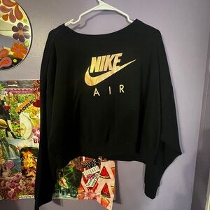 Nike women’s cropped sweatshirt black and rose gold